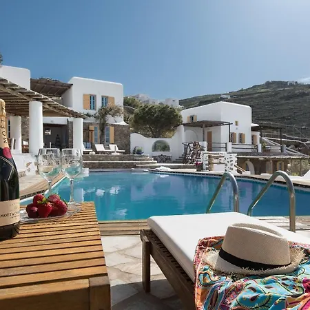 Daire Anerousses Mykonian Traditional *
