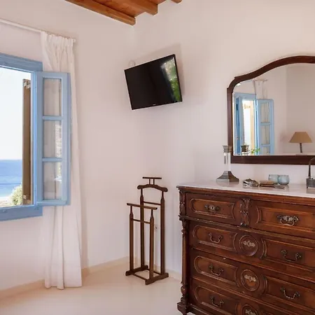 Anerousses Mykonian Traditional Apartment