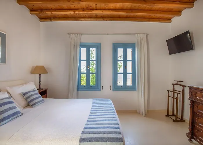 Anerousses Mykonian Traditional Choulakia